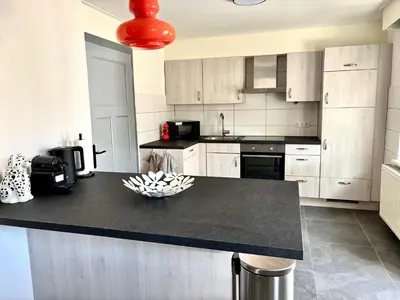Küche/Küchenzeile in der Unterkunft NBRingNest - Ferienhaus am Nürburgring in Adenau
