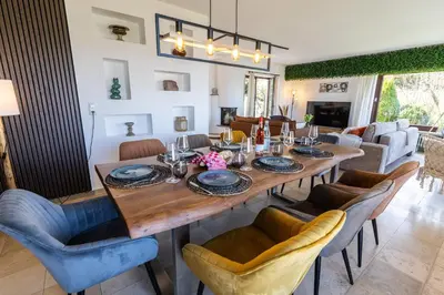 Ein Sitzbereich in der Unterkunft Mosel Lounge Pool Table Football Table Garden Terrace