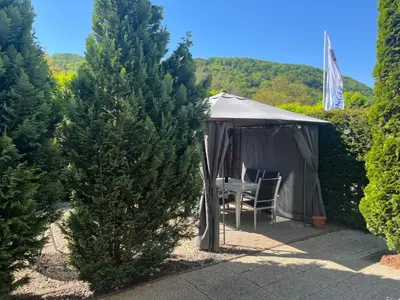 Ein allgemeiner Bergblick oder ein Berglick von der Ferienwohnung aus