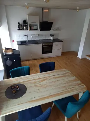 Küche/Küchenzeile in der Unterkunft Eifel-Ferienhaus, Haus Achtzehn77