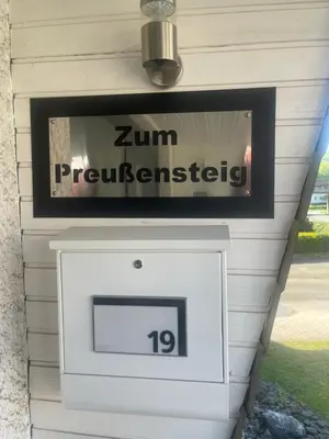 Ein Zertifikat, Auszeichnung, Logo oder anderes Dokument, das in der Unterkunft Ferienwohnung Zum Preußensteig I max 3 Gäste ausgestellt ist