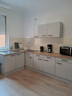 Küche/Küchenzeile in der Unterkunft Monteurzimmer RLP - Ihr Zuhause auf Zeit!