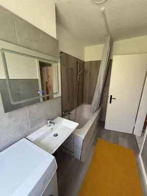 Ein Badezimmer in der Unterkunft Schöne Wohnung in ruhiger Lage II