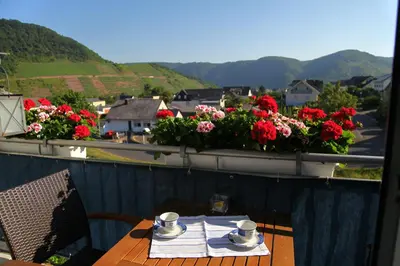 Ein allgemeiner Bergblick oder ein Berglick von der Ferienwohnung aus