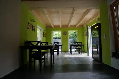 Ein Restaurant oder anderes Speiselokal in der Unterkunft Gaestehaus Jufferpanorama