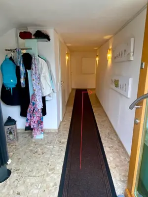 Grundriss der Unterkunft Zimmer 1 inkl eigenem Bad und Parkplatz