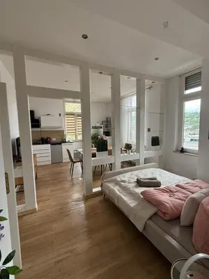 Küche/Küchenzeile in der Unterkunft Schickes Apartment am Rhein mit Rheinblick 4
