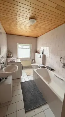 Ein Badezimmer in der Unterkunft Helle Ferienwohnung mit großem Balkon in Nattenheim in der Südeifel bei Bitburg