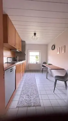 Küche/Küchenzeile in der Unterkunft Helle Ferienwohnung mit großem Balkon in Nattenheim in der Südeifel bei Bitburg