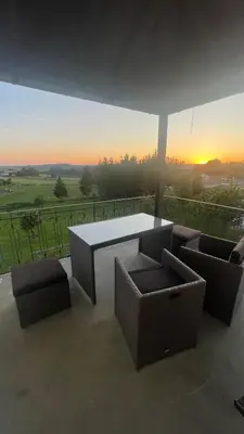 Blick auf den Sonnenuntergang/Sonnenaufgang von der Ferienwohnung aus oder aus der Nähe