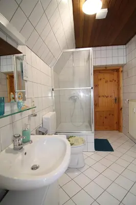 Ein Badezimmer in der Unterkunft Alte Praxis - Zentral & ruhig in Simmern! Stellplatz