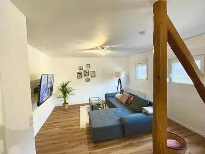 TV/Unterhaltungsangebot in der Unterkunft Gemütliche sanierte Wohnung mit Klimaanlage