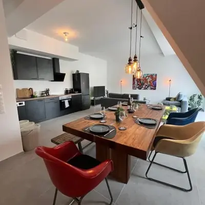 Design am Rhein I Zentral I 2BR I Aufzug I Dachterrasse I Parken I helloYOU apartments x BRIGHT Collection