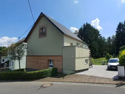 Das Gebäude in dem sich die Ferienwohnung befindet