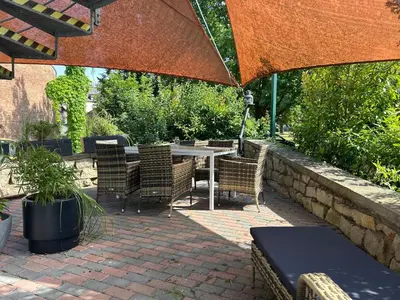 Ein Garten an der Unterkunft Ferienwohnung Hafenblick