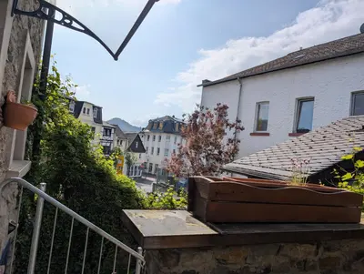 Das Gebäude in dem sich das Ferienhaus befindet
