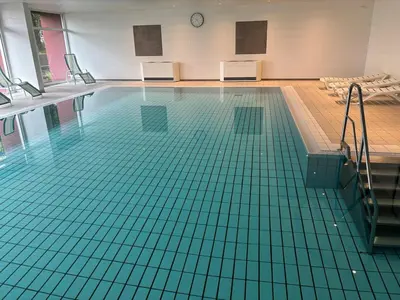 Der Swimmingpool an oder in der Nähe von Ferienwohnung -Schöne Aussicht- im Taunusblick A-1003
