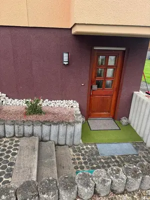 Eine Fassade oder ein Eingang zu Cozy apartment