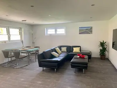 Ein Sitzbereich in der Unterkunft Ferienwohnung nah am Nürburgring in Quiddelbach