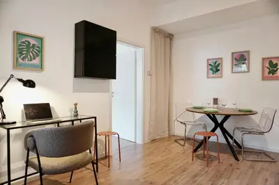 TV/Unterhaltungsangebot in der Unterkunft Stylisches City Apartment mit Terrasse für max 4 Personen in nähe zum HBF Koblenz und Koblenzer-Innenstadt
