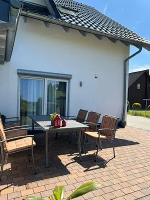 Das Gebäude in dem sich die Ferienwohnung befindet