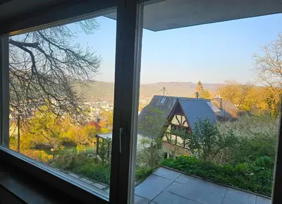 Ein allgemeiner Bergblick oder ein Berglick von der Ferienwohnung aus