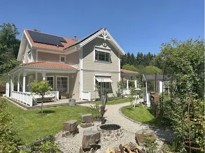 Ein Garten an der Unterkunft Das besondere Ferienhaus nähe Nürburgring