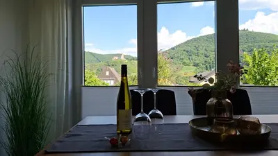 Ein allgemeiner Bergblick oder ein Berglick von der Ferienwohnung aus
