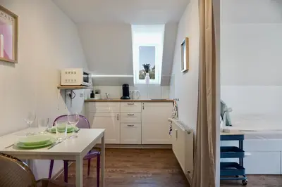 Küche/Küchenzeile in der Unterkunft Stylisches Apartment für 2 Personen in historischem Fachwerkhaus 4 Etage mit Blick auf Stadt & Festung
