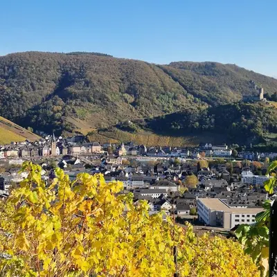 Ein allgemeiner Bergblick oder ein Berglick von des Ferienhauses aus