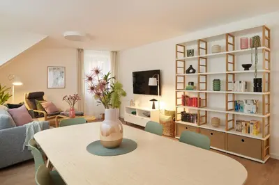 Ein Sitzbereich in der Unterkunft BG Living & Hosting - Hochwertige Ferienwohnung im Zentrum von Wittlich - 3 Gäste, WLAN & Waschmaschine