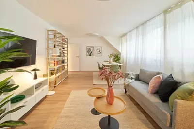 Ein Sitzbereich in der Unterkunft BG Living & Hosting - Hochwertige Ferienwohnung im Zentrum von Wittlich - 3 Gäste, WLAN & Waschmaschine