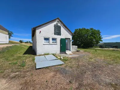 Das Gebäude in dem sich das Ferienhaus befindet