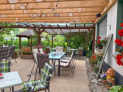 Ein Garten an der Unterkunft Weingut HermesLex