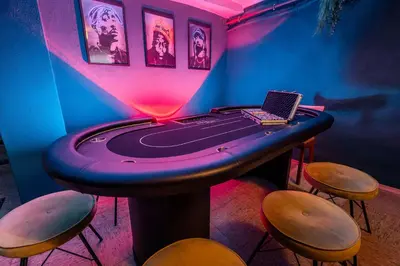 Ein Kasino im Ferienhaus oder in der Nähe