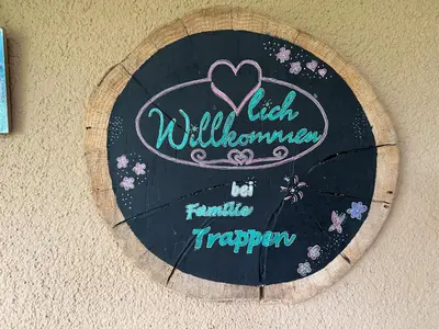 Ein Zertifikat, Auszeichnung, Logo oder anderes Dokument, das in der Unterkunft Trappen ausgestellt ist