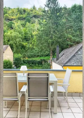 Ein Balkon oder eine Terrasse in der Unterkunft Kleine Villa Wildstein