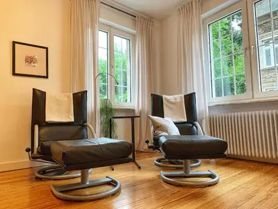 Ein Sitzbereich in der Unterkunft Kleine Villa Wildstein
