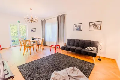 Ein Sitzbereich in der Unterkunft SOON APT Nr 3