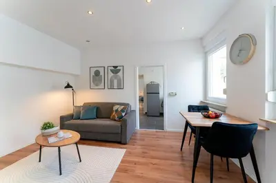 Ein Sitzbereich in der Unterkunft Deluxe Koblenz Flat, Parken, Netflix, Ruhig