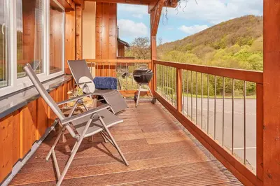 Ein allgemeiner Bergblick oder ein Berglick von der Ferienwohnung aus