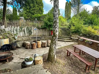 Ein Garten an der Unterkunft Incredible Nature Camp Ideal for Groups or Big Family Retreats in Germany