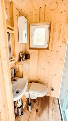 Ein Badezimmer in der Unterkunft Wonderful Tiny House Perfect for a Unique Glamping Experience in Germany