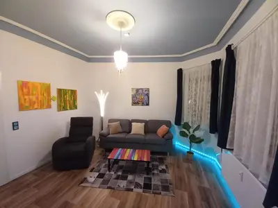 Ein Sitzbereich in der Unterkunft neue Ferienwohnung im roten Haus - Erdgeschoß, nur 350m zur Therme