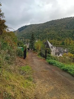 Ein allgemeiner Bergblick oder ein Berglick von des Bed & Breakfasts aus