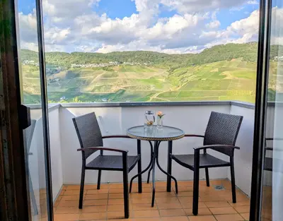 Ein allgemeiner Bergblick oder ein Berglick von der Ferienwohnung aus