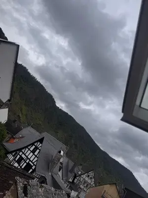Ein allgemeiner Bergblick oder ein Berglick von der Ferienwohnung aus