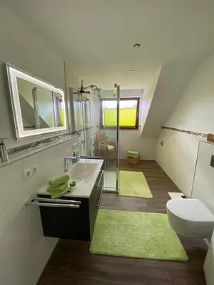 Ein Badezimmer in der Unterkunft Paradies in der Vulkaneifel mit Panorama-Blick