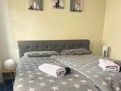 Ein Bett oder Betten in einem Zimmer der Unterkunft Apartment in Trier with parking