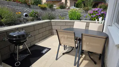 Ein für Gäste verfügbarer Grill in der Ferienwohnung
